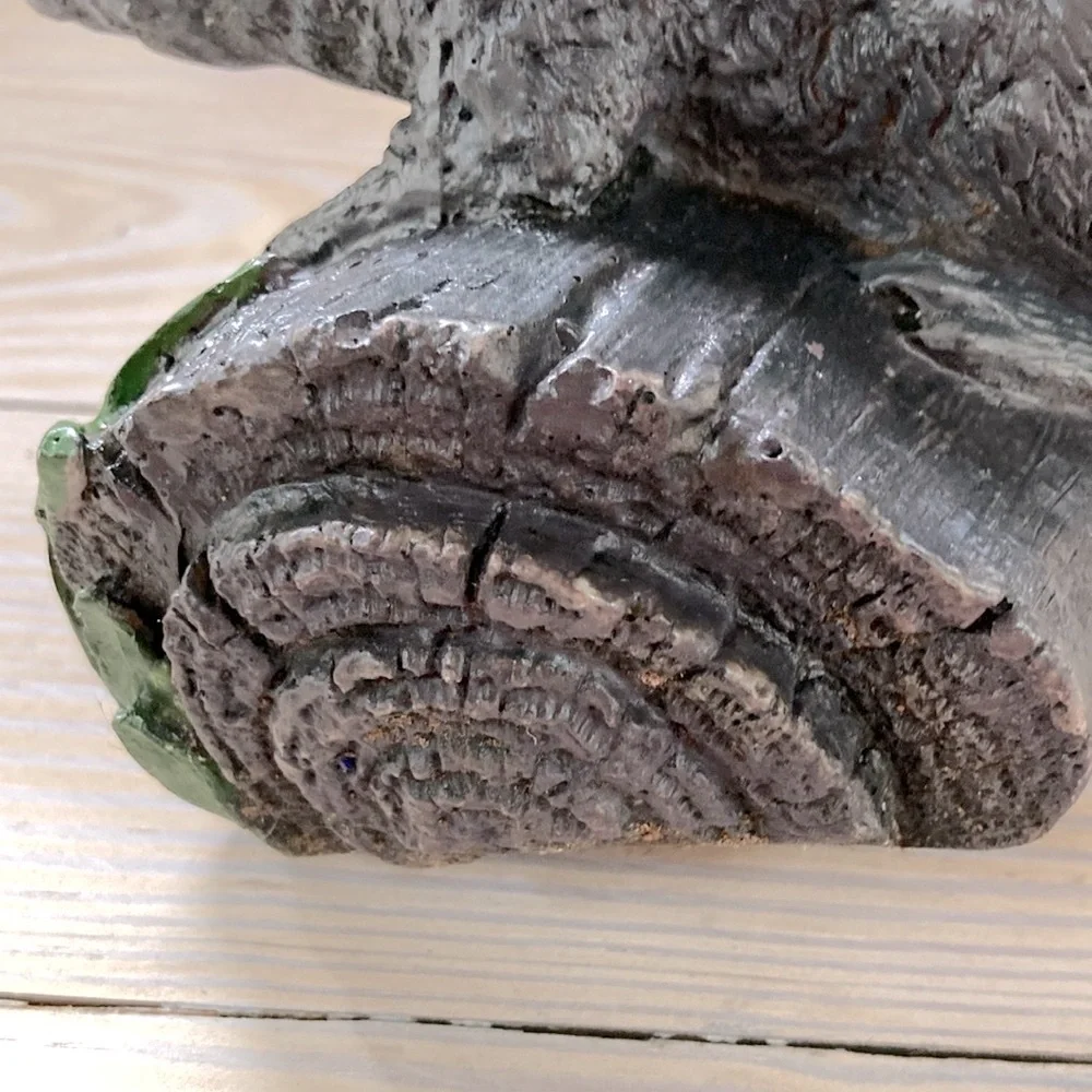 GRAY SQUIRREL Resin Outdoor Garden Decor on a Log 7 x 6 x 5 inches